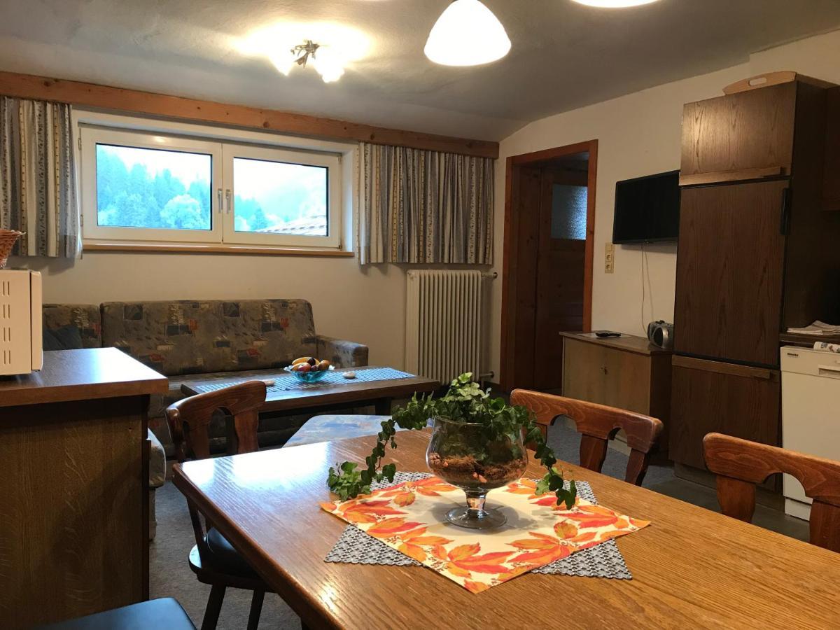 Pony-Ziegen-Hasen-Ranch Bichlbach Apartamento Exterior foto