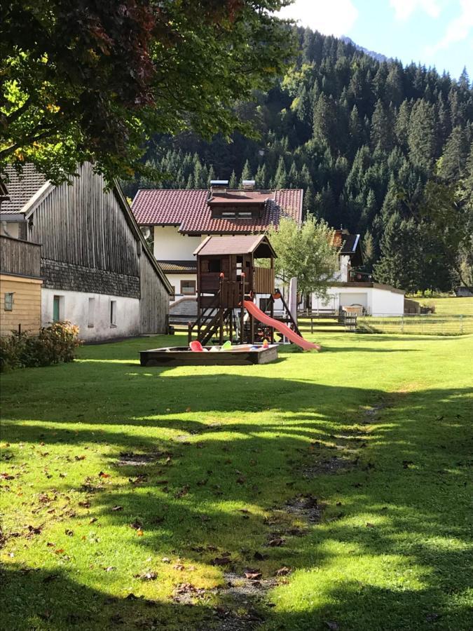 Pony-Ziegen-Hasen-Ranch Bichlbach Apartamento Exterior foto