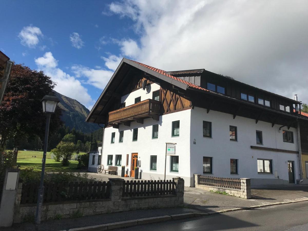 Pony-Ziegen-Hasen-Ranch Bichlbach Apartamento Exterior foto