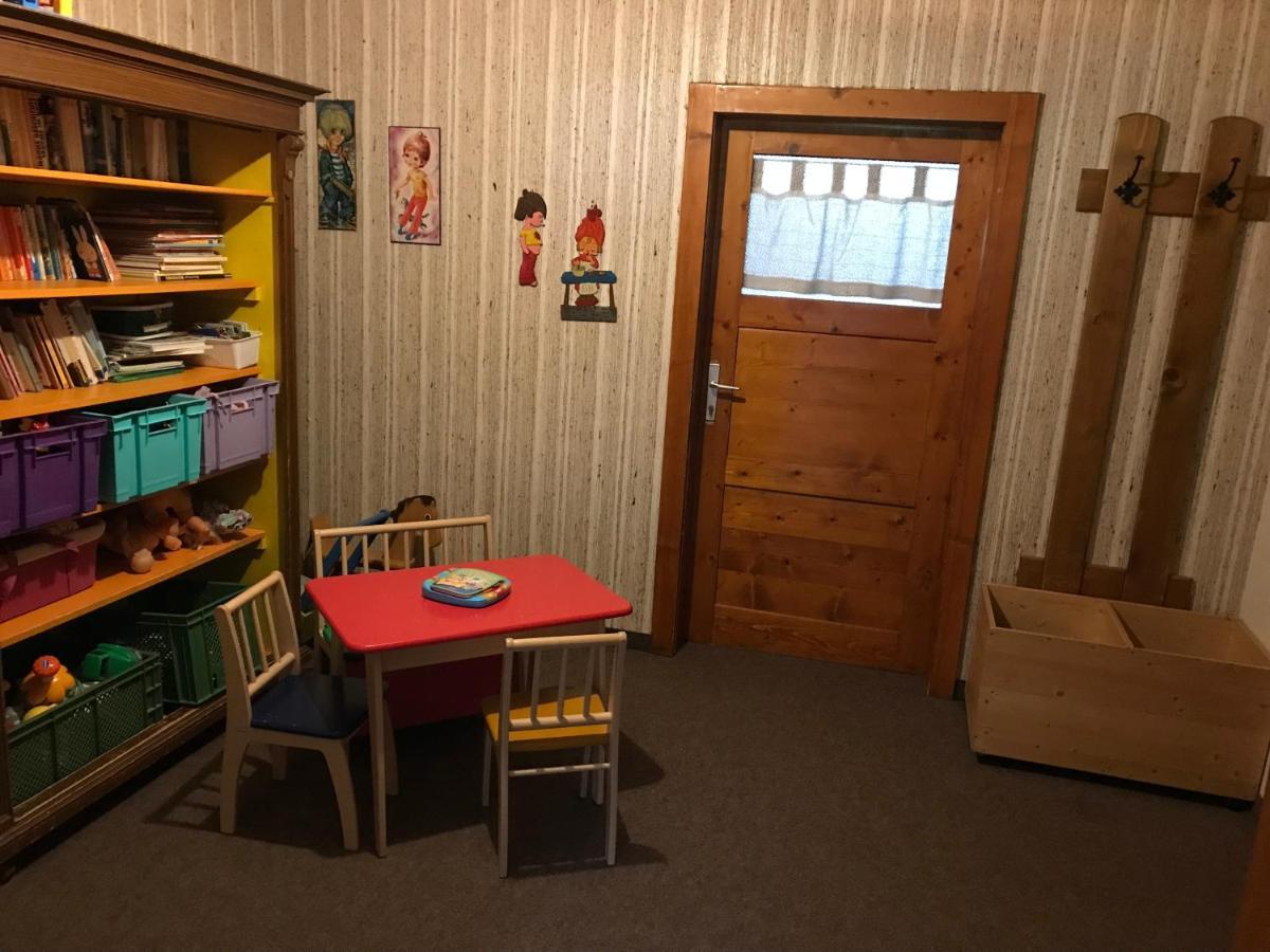 Pony-Ziegen-Hasen-Ranch Bichlbach Apartamento Exterior foto